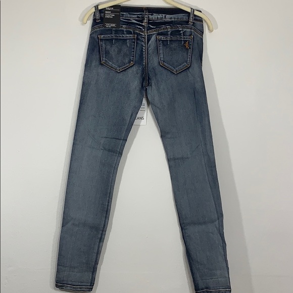 VIP Jeans 👖 - Picture 2 of 7